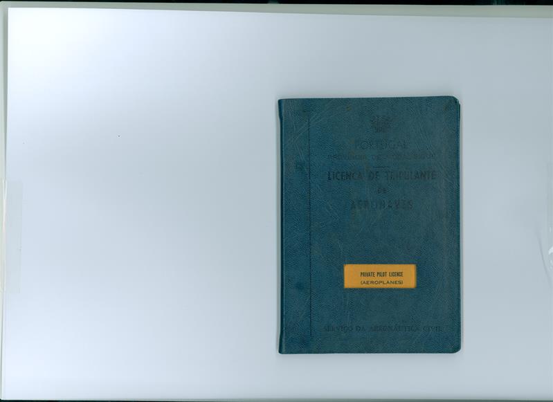 <span><p>Licen�a de tripulante de aeronaves (Mo�ambique) de 1958.</p></span>