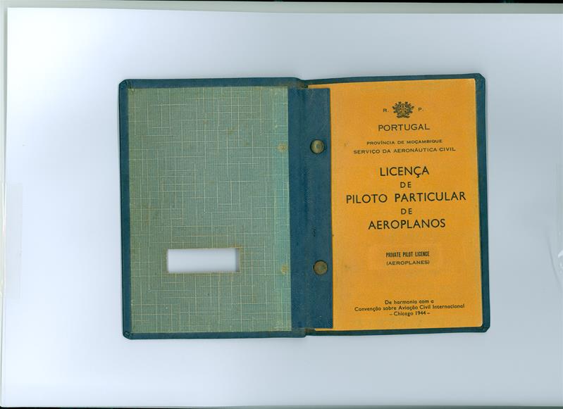 <span><p>Licen�a de tripulante de aeronaves (Mo�ambique) de 1958.</p></span>