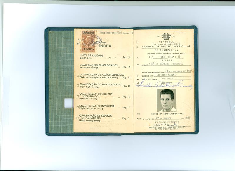 <span><p>Licen�a de tripulante de aeronaves (Mo�ambique) de 1958.</p></span>