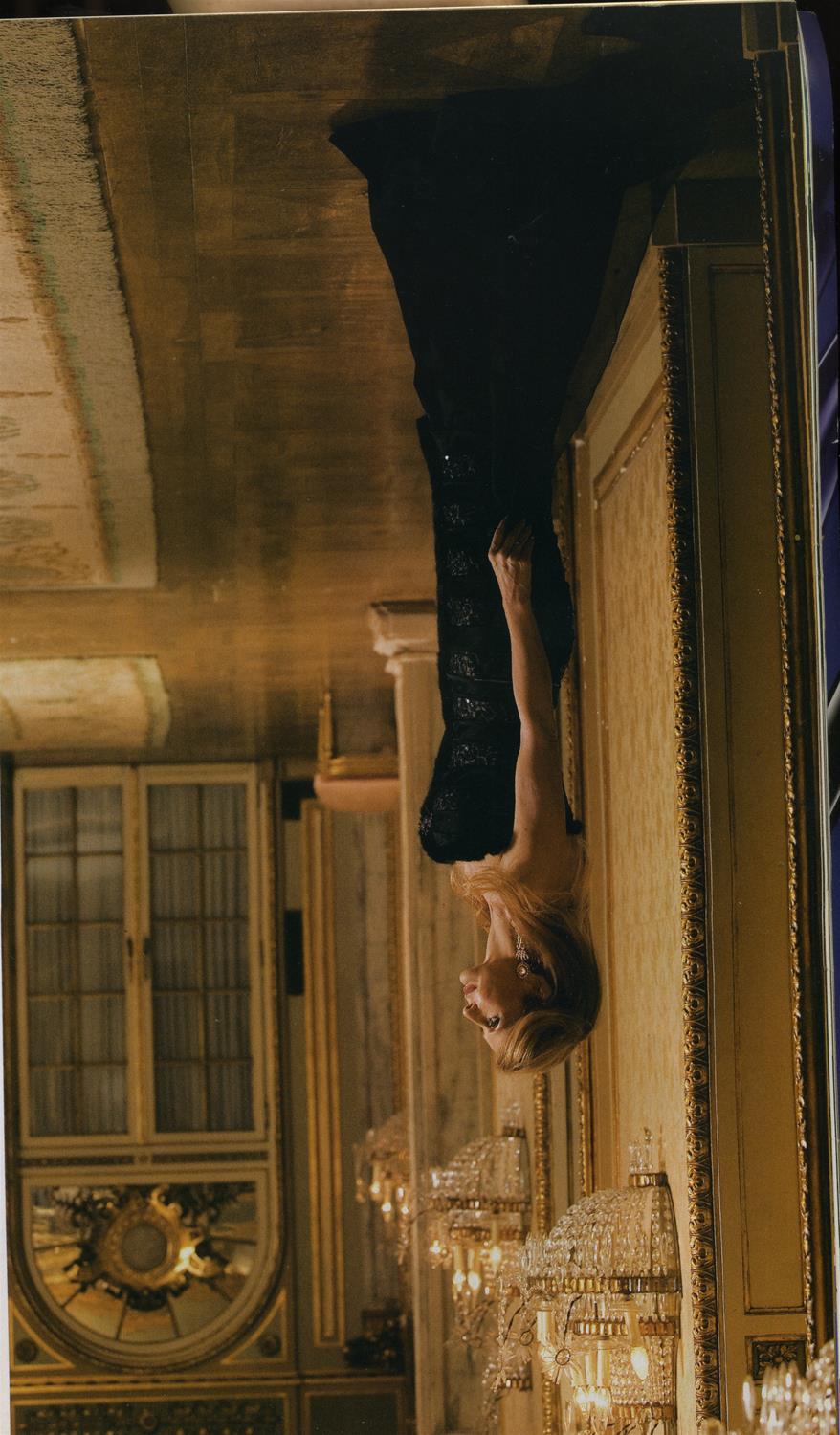 <span><p>Reportagem de Maria Teresa d❜Arriaga de Tavares Vald�z de Magalh�es com as filhas no Teatro Nacional de S�o Carlos, na Revista Caras (2008)</p></span>