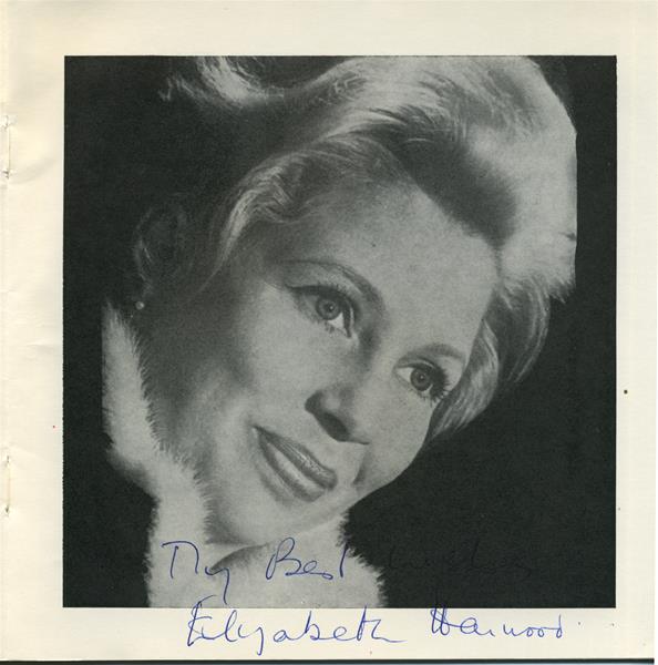 <span><p>Programa de recital no TNSC, 14 fevereiro 1975, com aut�grafos de John Streets e Elizabeth Harwood.</p></span>