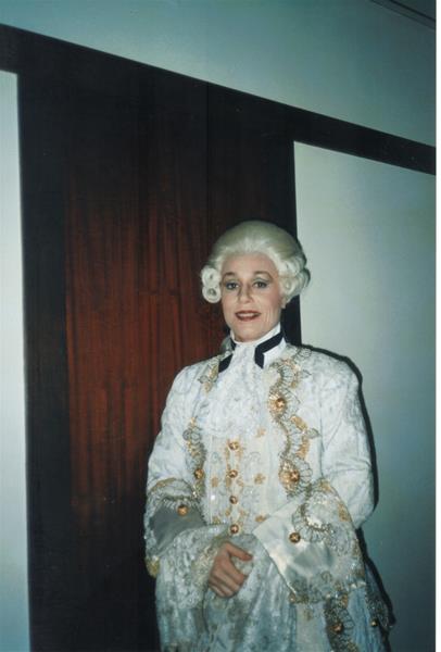 <span><p>Cantora nos bastidores</p></span>