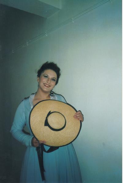 <span><p>Cantora nos bastidores</p></span>