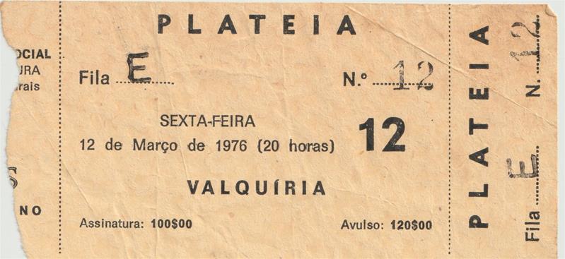 <span><p>Programas de sala da grande produ��o “Der Ring des Nibelungen ? Die Walk�re / O anel do Nibelungo ? A Valqu�ria ”, que corresponde � primeira parte. Inclui um bilhete da r�cita de 12 de mar�o de 1976 no TNSC para plateia (fila E, n.�12) ? 20h e um bilhete da r�cita de 8 de abril de 1976? s.l para plateia (fila L, n.�19) ? 20h.</p></span>