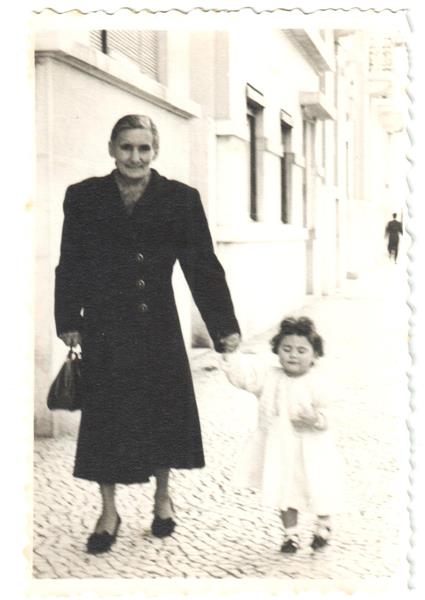 <span><p>Helo�sa Cid com a tia Lurdes no Bairro Azul</p></span>