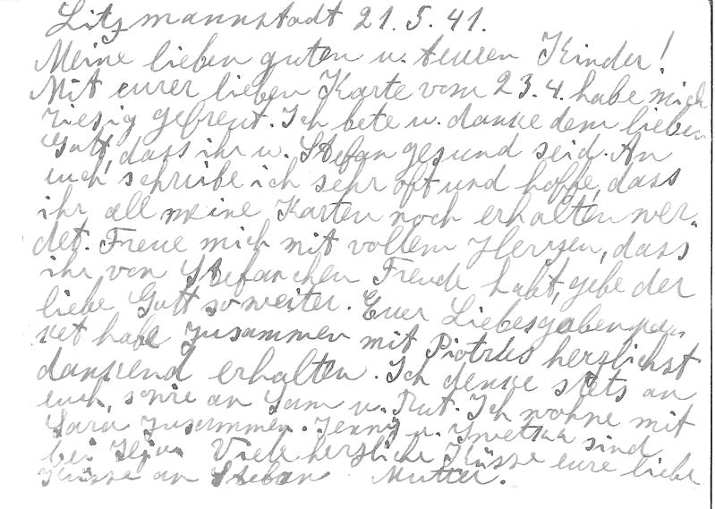 <span><p>Postal enviado a 21 de Maio de 1941 por Chaya (bisav� de Leah Rozenfeld) de Litzmannstadt para Sam e Ruth Jelin (filho e nora de Chaya) que se encontravam no Jap�o. Em baixo, tradu��o do mesmo postal para ingl�s.</p></span>