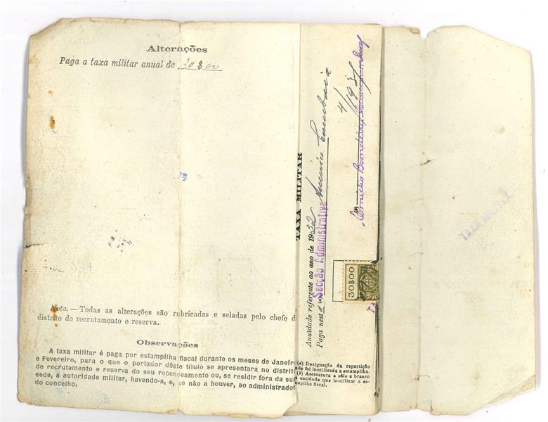 <span><p>Titulo de isen��o de servi�o militar n� 4, de 1931, de Am�rico Ferreira Cambai�o, pai de Jos� Ferreira.
Uma vez dispensado de servi�o militar obrigat�rio (por motivos de sa�de), o seu pai ficou obrigado a pagar anualmente uma compensa��o pecuni�ria ao Estado pela referida isen��o. A caderneta representa os pagamentos anuais realizados, entre 1931 e 1967, com o respectivo selo fiscal.</p></span>