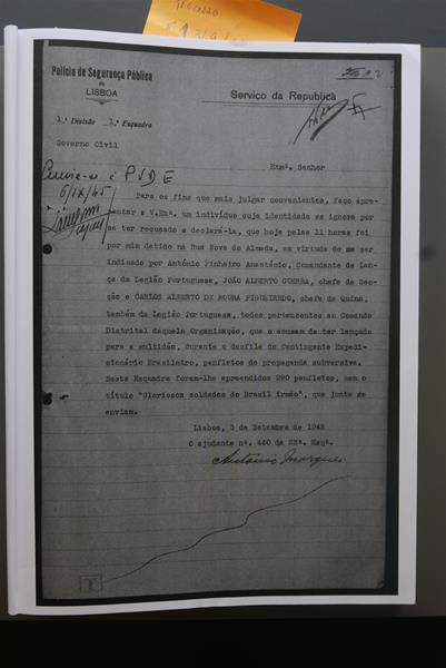 <span><p>Compila��o de documentos sobre o pai, Fernando Valverde (processos da pris�o, 1947 e 1967). Os documentos originais na Torre do Tombo.</p></span>