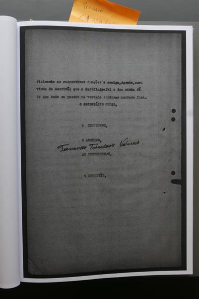 <span><p>Compila��o de documentos sobre o pai, Fernando Valverde (processos da pris�o, 1947 e 1967). Os documentos originais na Torre do Tombo.</p></span>