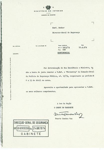 <span><p>Edi��o dos relat�rios da PIDE relativamente aos sectores potencialmente perigosos, no qual os banc�rios apareciam muito referenciados. Nos dia 9 de Abril, a 15 dias da Revolu��o o sindicato dos banc�rios promove uma reuni�o, no Clube art�stico de Torres Vedras. A reuni�o foi proibida e o controlo policial era t�o intenso que detectaram a chegada a esta cidade de 12 indiv�duos, provenientes de outras localidades transportados em autom�veis para participarem nessa reuni�o.</p></span>