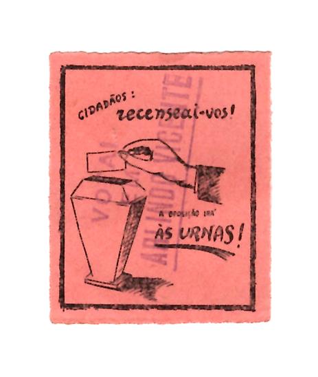 <span><p>Brochuras e panfletos recolhidos pelo Ramiro Rodrigues Morgado por volta dos anos 70.</p></span>