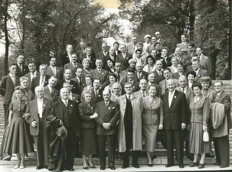 <span><p>Grupo de congressistas no Congresso em Paris</p></span>