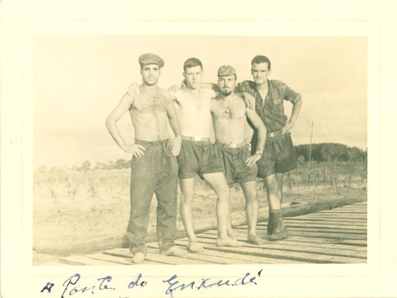 <span><p>Conjunto de fotografias da Guerra Colonial</p></span>
