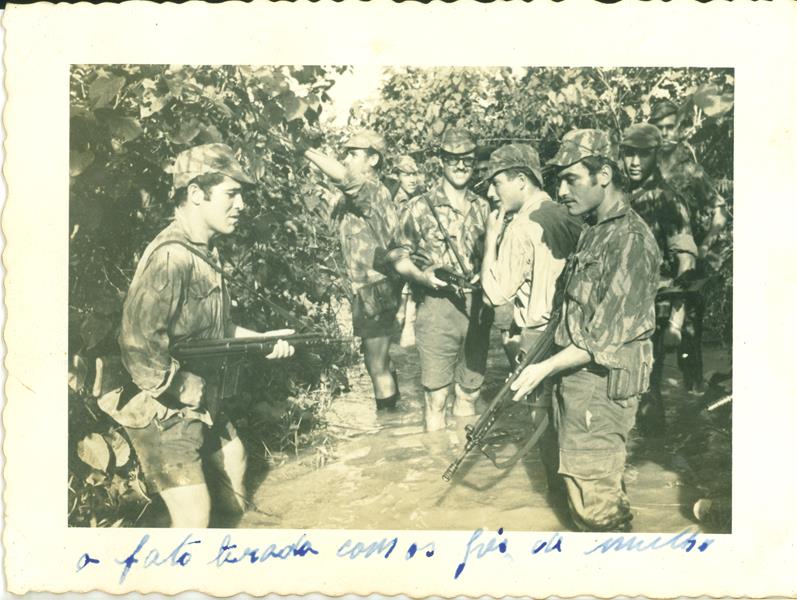 <span><p>Conjunto de fotografias da Guerra Colonial</p></span>