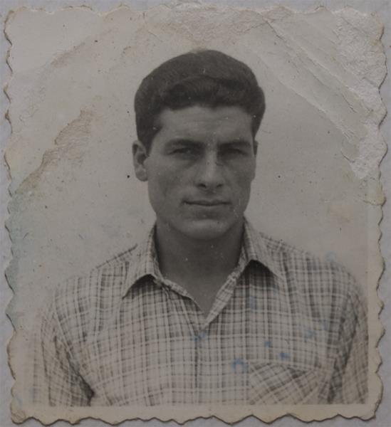 <span><p>Conjunto de fotografias dos pais de Domingos Ant�nio Fernandes</p></span>