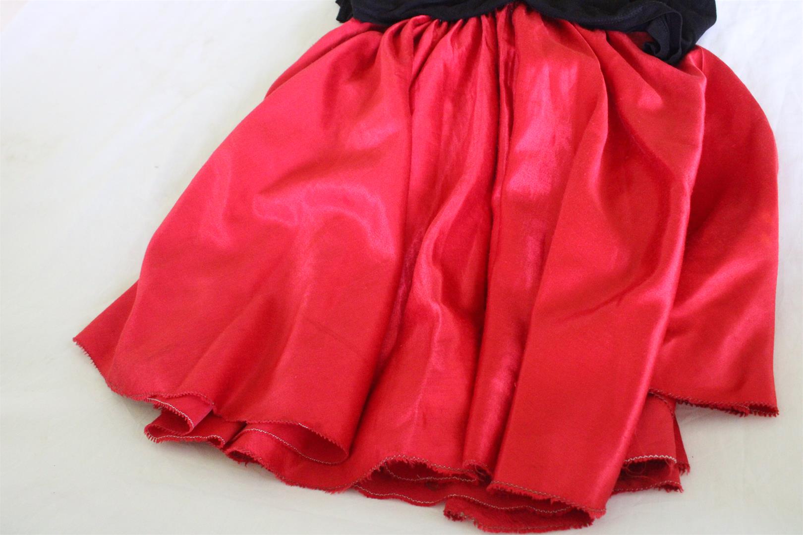 <span><p>Traje da Marcha de S�o Jo�o.</p></span>