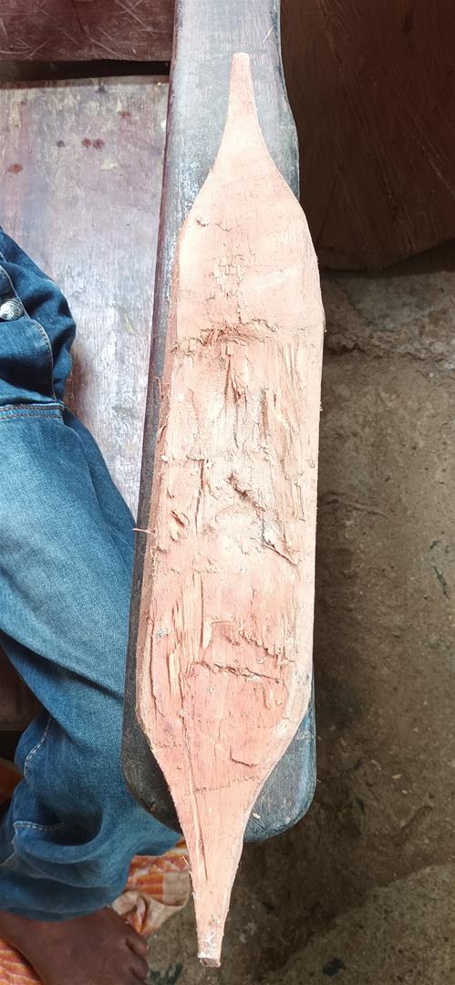 <span><p>Canoas esculpidas em madeira.</p></span>