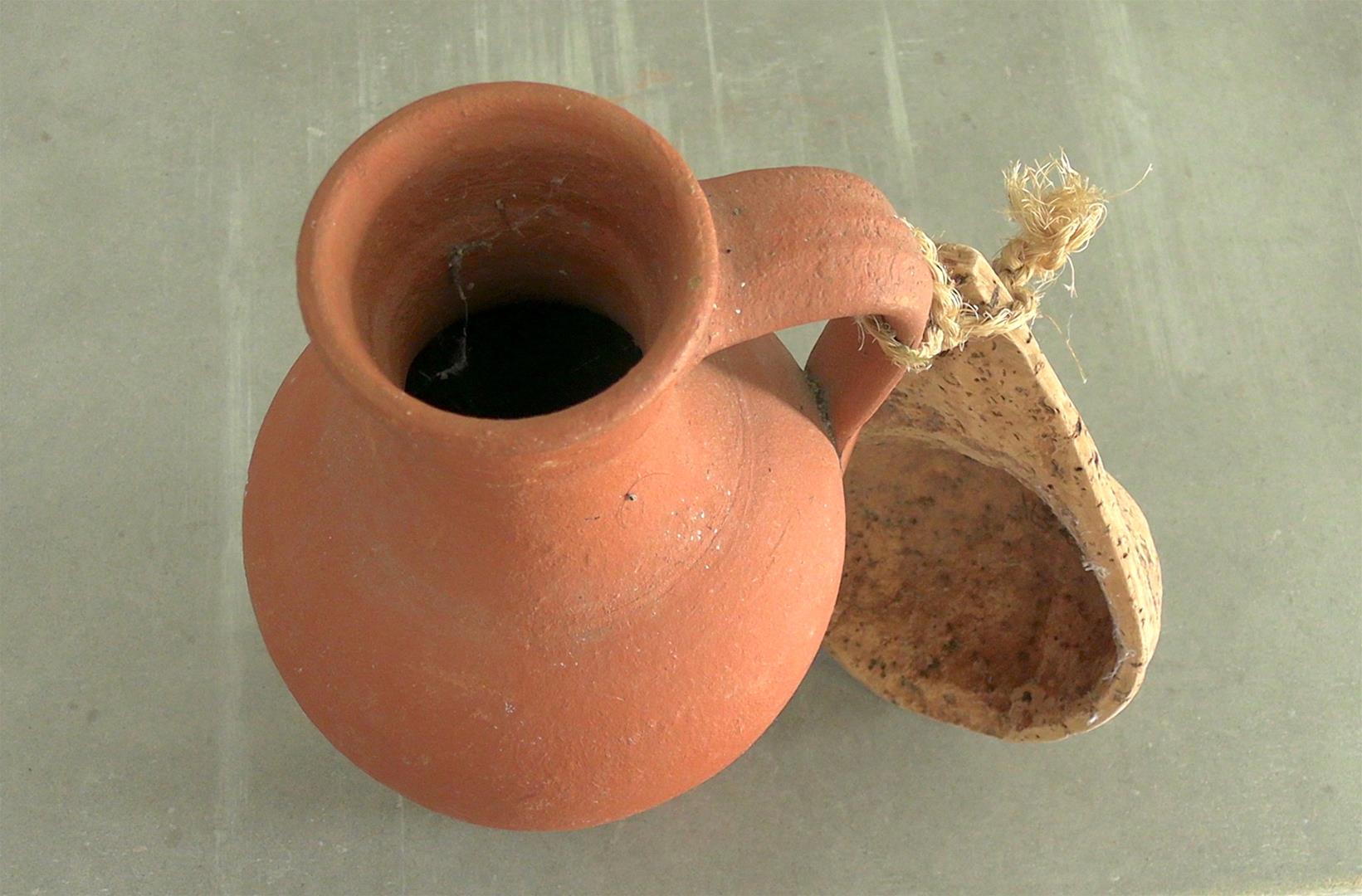 <span><p>C�ntaro e colher de corti�a</p></span>