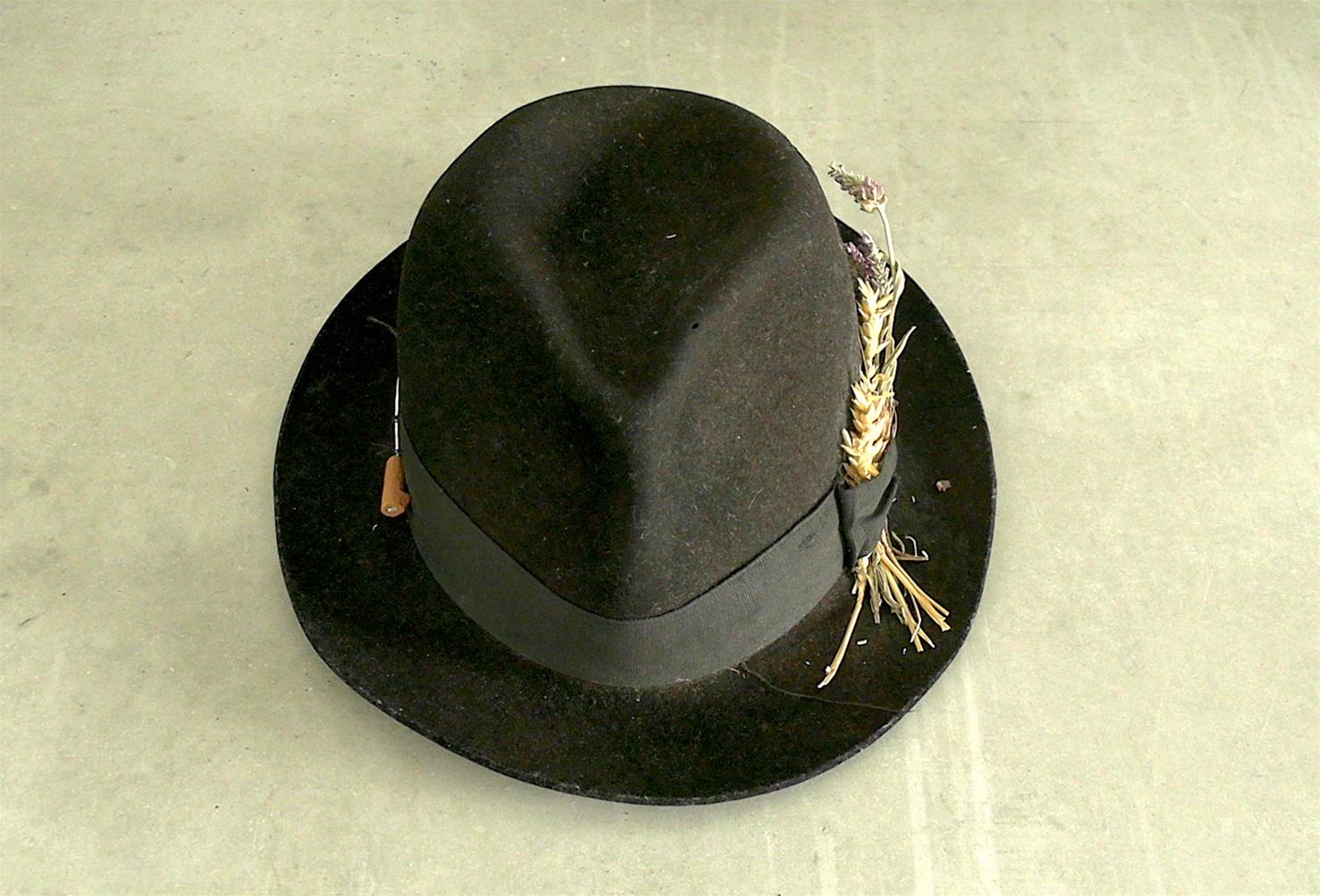 <span><p>Chap�u</p></span>