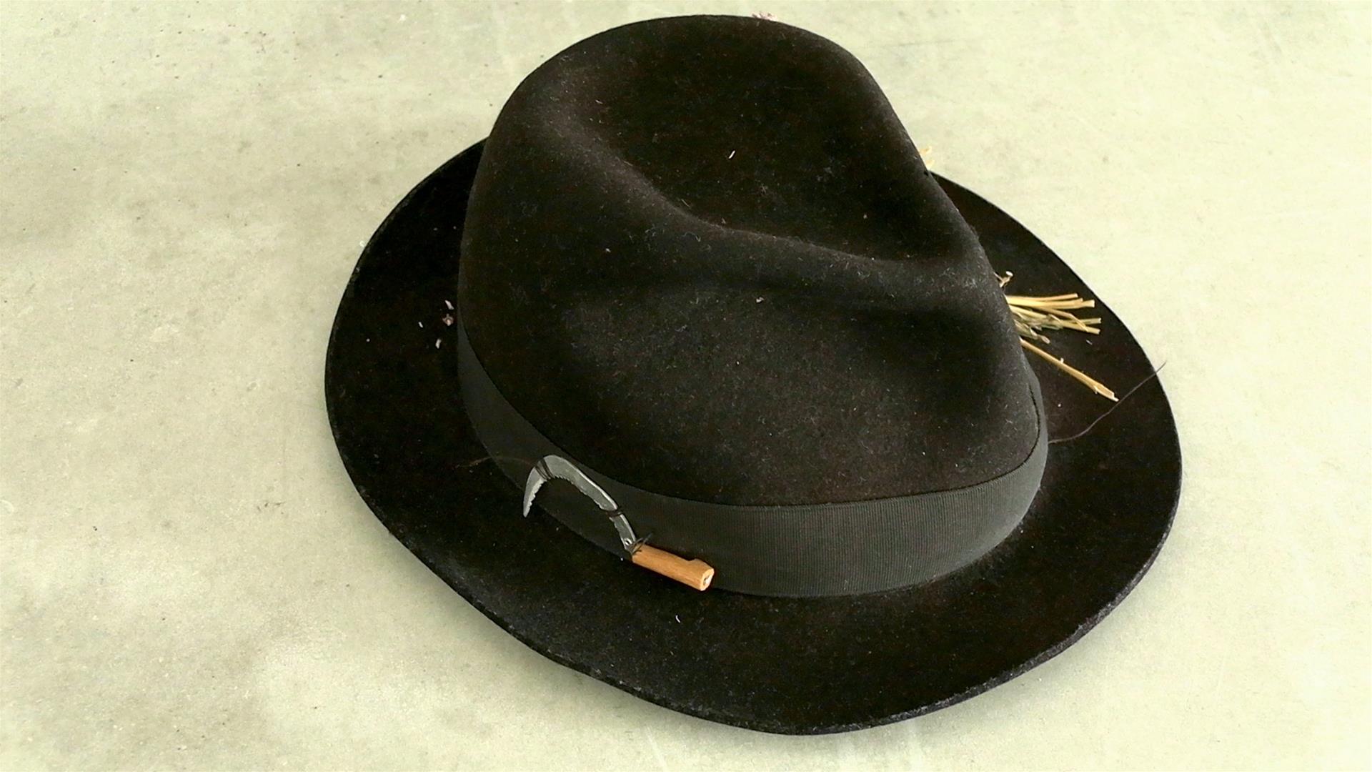 <span><p>Chap�u</p></span>