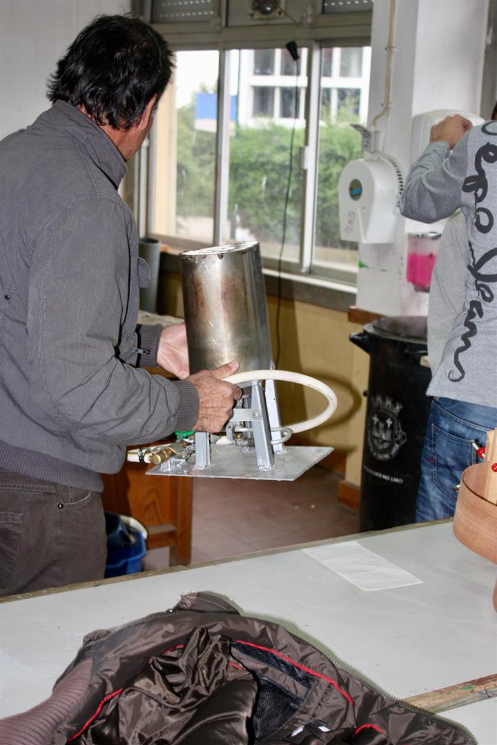 <span><p>Oficina de constru��o da Viola Campani�a</p></span>