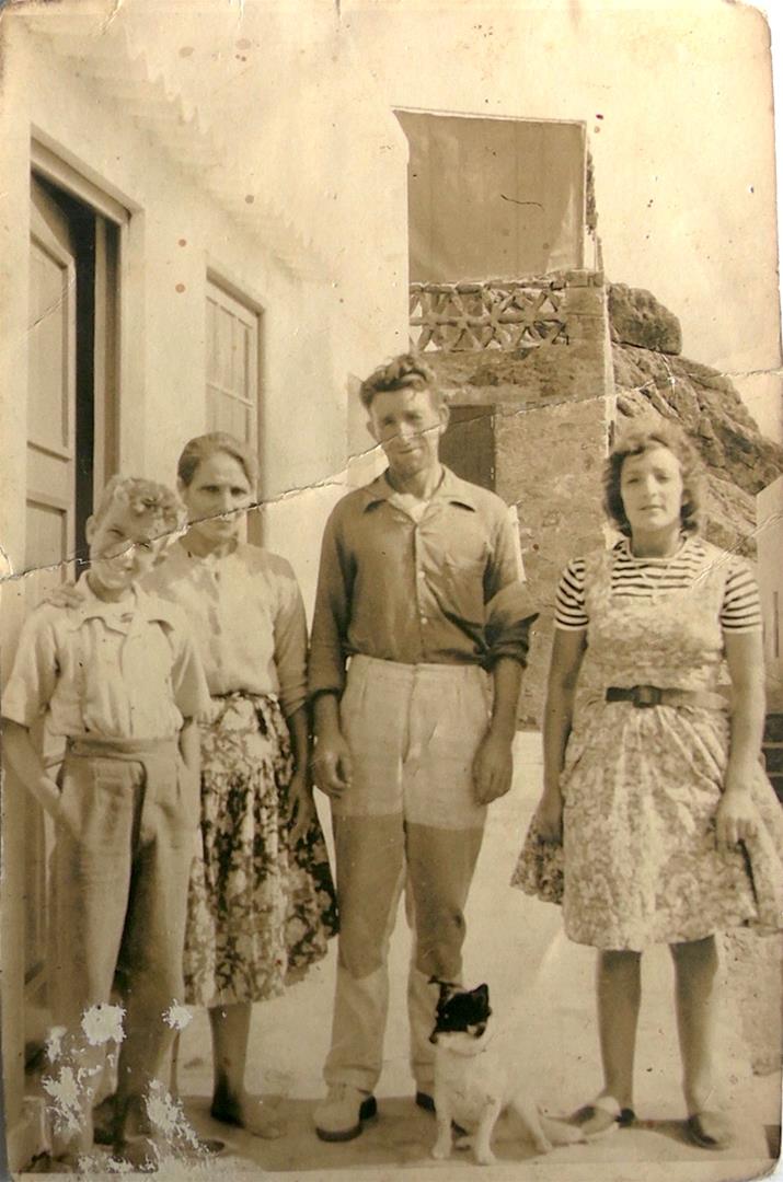 <span><p>Jos� Augusto (crian�a) e pais</p></span>