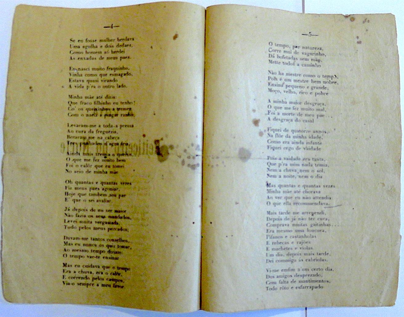 <span><p>Folheto de 1913 com a transcri��o dos versos orais do "Feiticeiro do Norte", neste caso o auto retrato "Feiticeiro do Norte - Descripta por elle mesmo"</p></span>