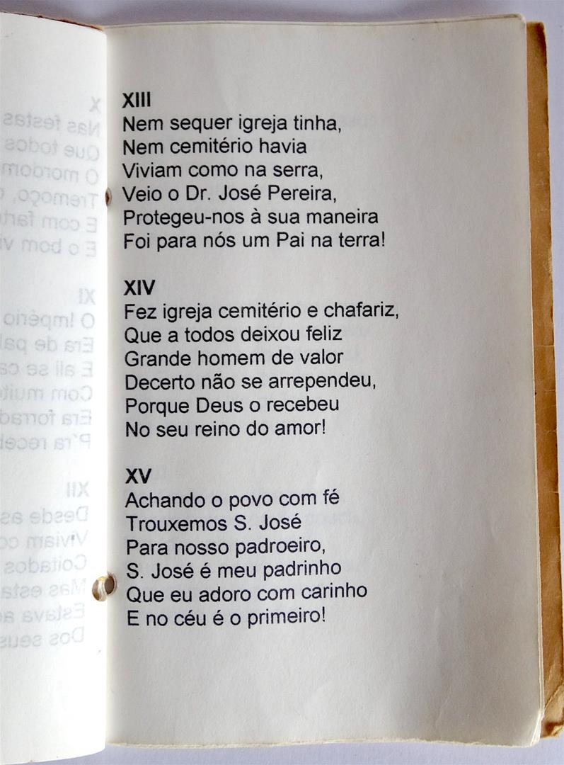 <span><p>Livro com o poema "Mem�rias do Toledo" escrito por Leoc�dia Silveira em 1992. Versa sobre a hist�ria do lugar do Toledo. Foi feito no �mbito da festa de final de segundo ciclo a pedido do professora (1992)</p></span>