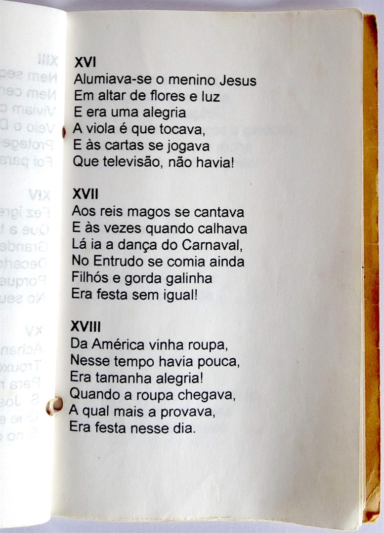 <span><p>Livro com o poema "Mem�rias do Toledo" escrito por Leoc�dia Silveira em 1992. Versa sobre a hist�ria do lugar do Toledo. Foi feito no �mbito da festa de final de segundo ciclo a pedido do professora (1992)</p></span>