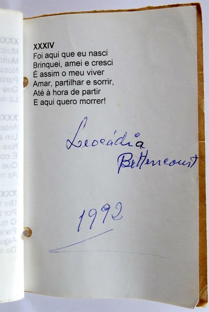 <span><p>Livro com o poema "Mem�rias do Toledo" escrito por Leoc�dia Silveira em 1992. Versa sobre a hist�ria do lugar do Toledo. Foi feito no �mbito da festa de final de segundo ciclo a pedido do professora (1992)</p></span>