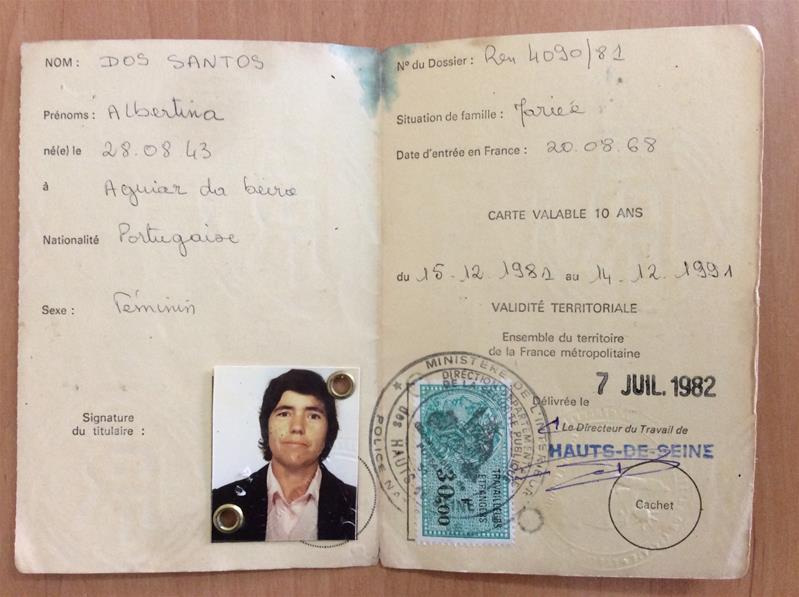 <span><p>Carta de Trabalho para trabalhadores imigrados ? Rep�blica Francesa. Esp�cie de boletim com informa��es relativas a Albertina dos Santos.</p></span>