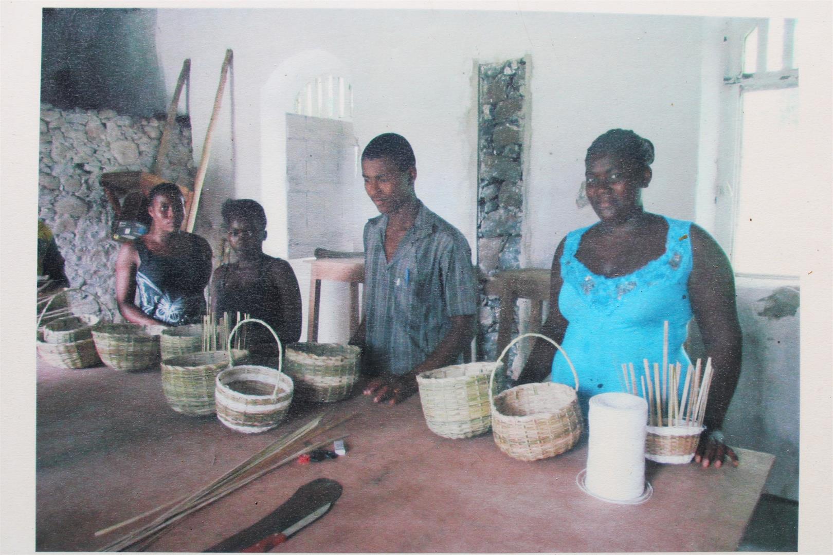 <span><p>Cestaria e utens�lios em folha de palmeira</p></span>