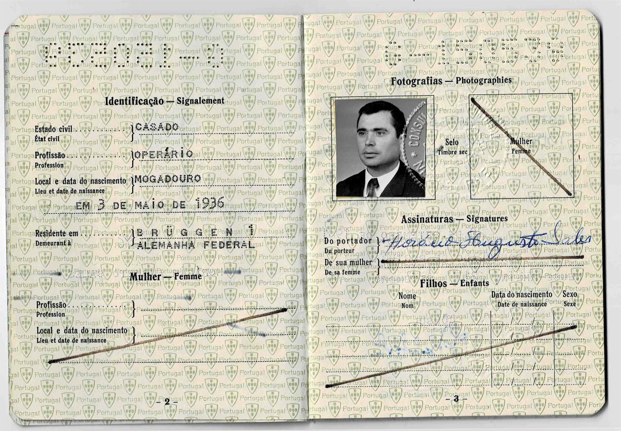 <span><p>Passaporte emitido pelo Consulado de Portugal em Neuss/Rhein, a 21 de outubro de 1976, v�lido at� 20 setembro 1980. Validade do anterior terminou e este teve que ser emitido pelo consulado de Portugal na Alemanha.</p></span>