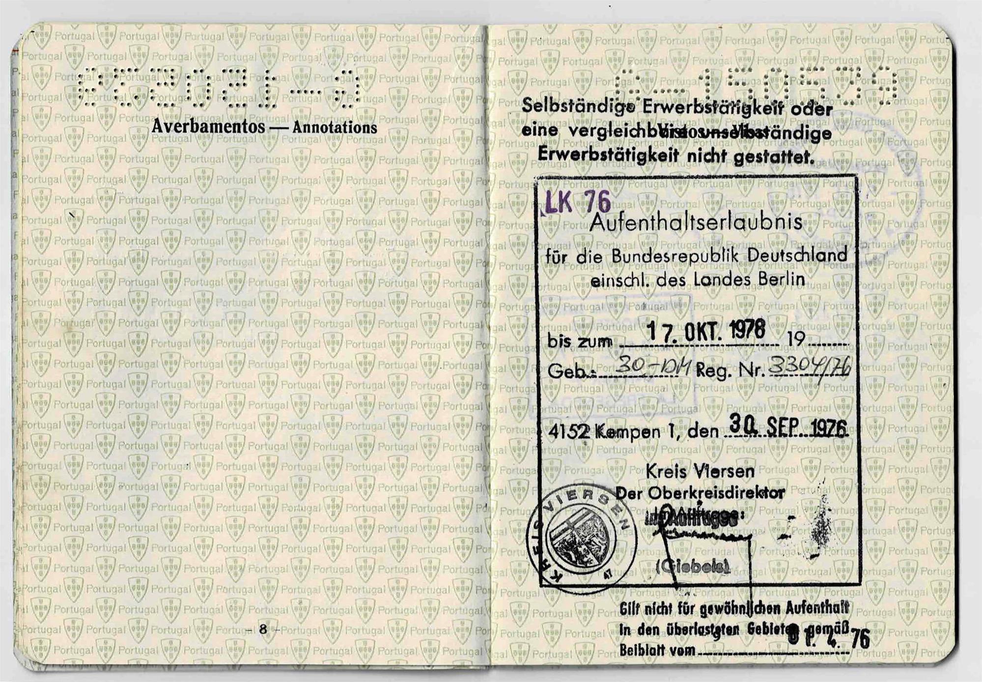 <span><p>Passaporte emitido pelo Consulado de Portugal em Neuss/Rhein, a 21 de outubro de 1976, v�lido at� 20 setembro 1980. Validade do anterior terminou e este teve que ser emitido pelo consulado de Portugal na Alemanha.</p></span>