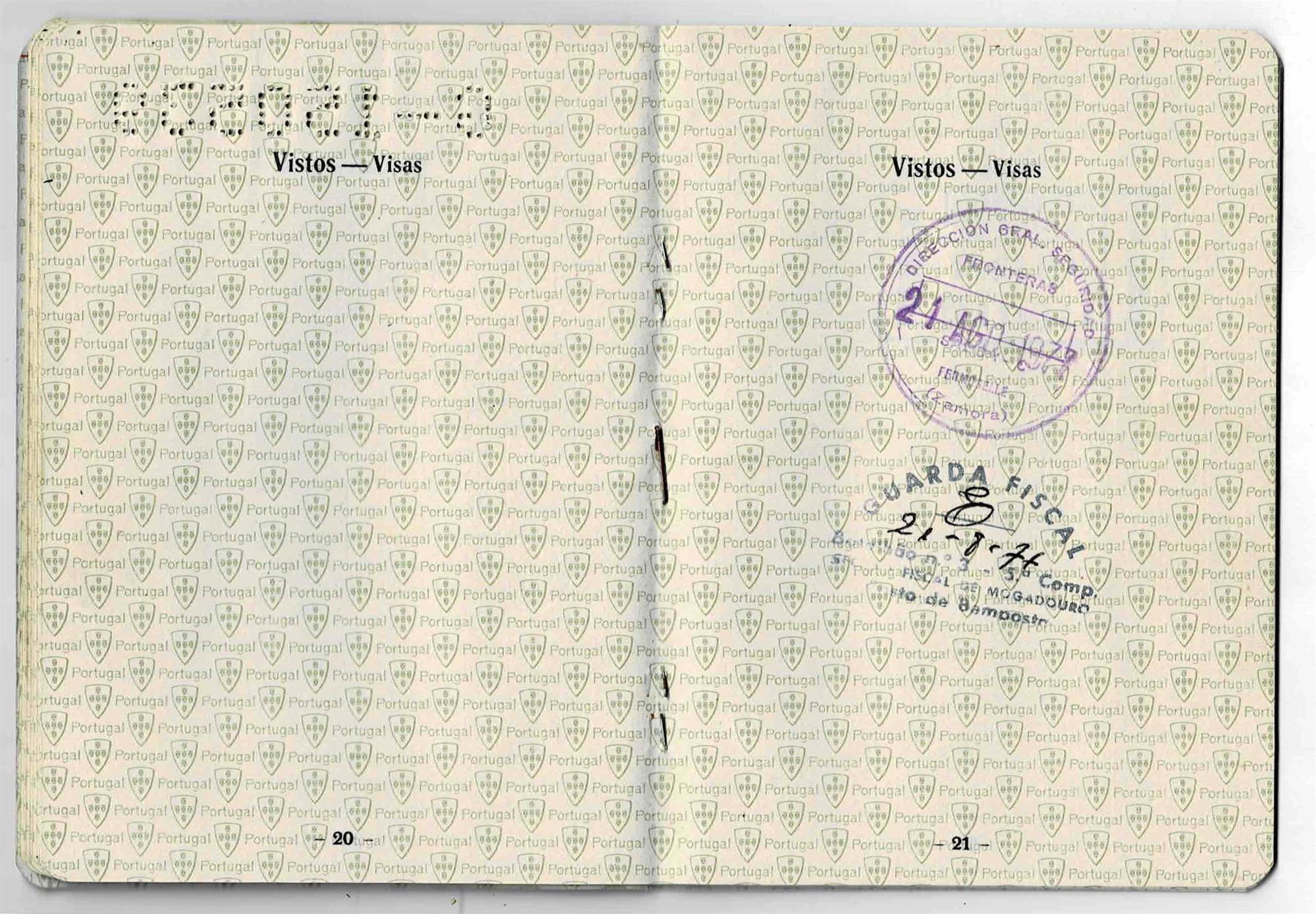 <span><p>Passaporte emitido pelo Consulado de Portugal em Neuss/Rhein, a 21 de outubro de 1976, v�lido at� 20 setembro 1980. Validade do anterior terminou e este teve que ser emitido pelo consulado de Portugal na Alemanha.</p></span>