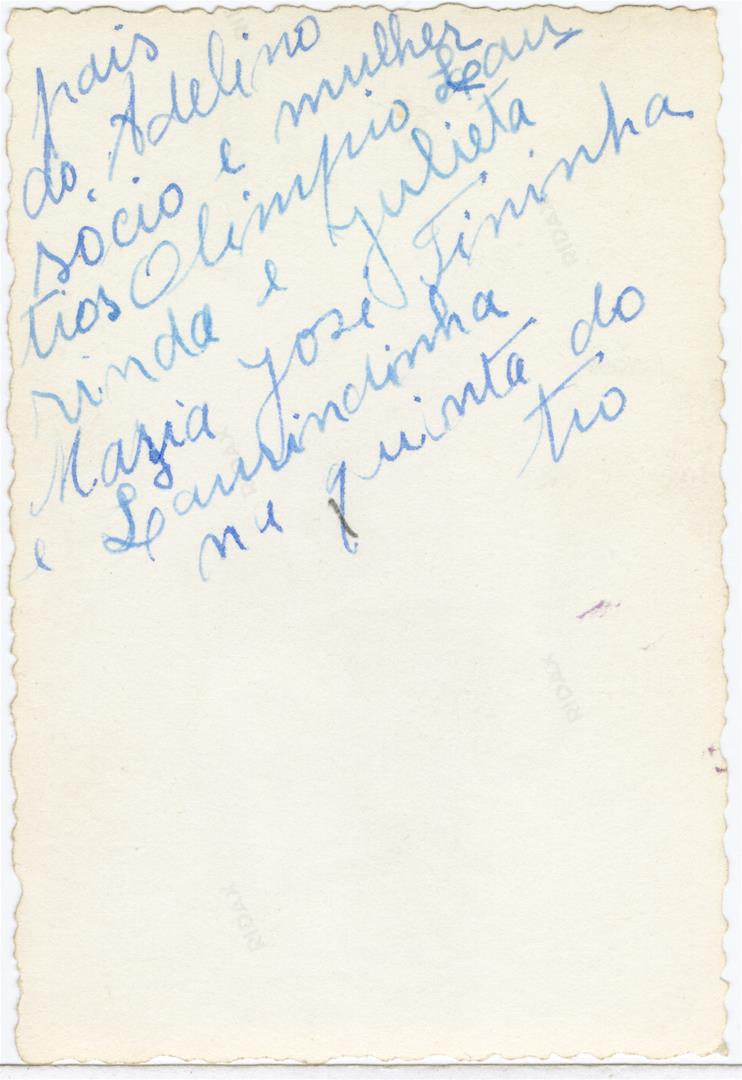 <span><p>Fam�lia de Maria Joaquina Gomes na d�cada de 1950</p></span>