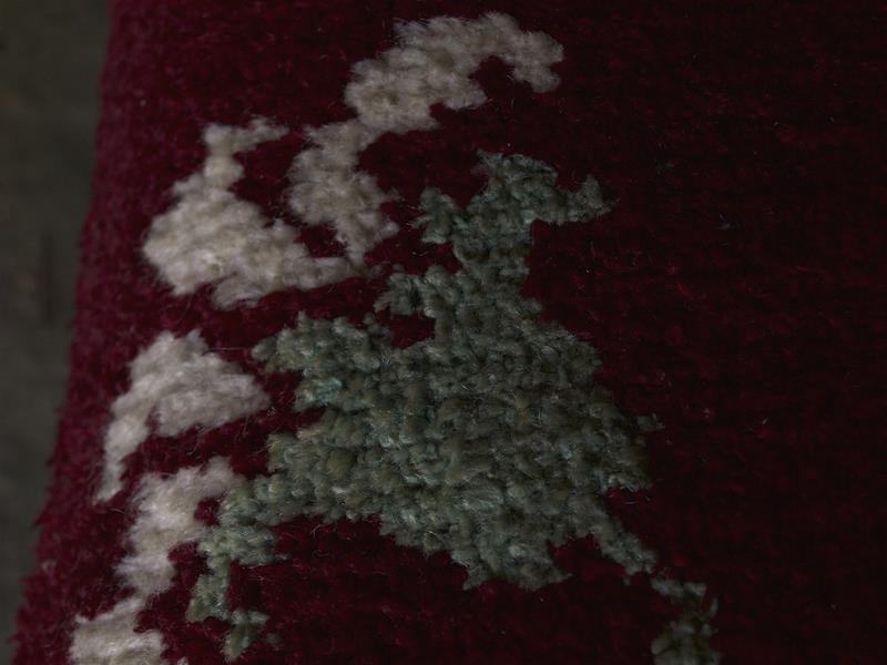 <span><p>Tapete com desenho de cravos</p></span>