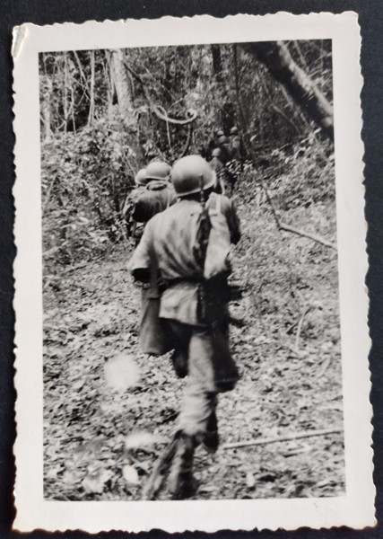 <span><p>Militares paraquedistas portugueses em opera��es, Angola, c. 1961-1962</p></span>