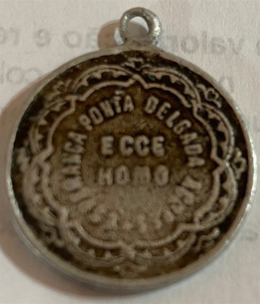 <span><p>Medalha do Senhor Santo Cristo, do ex-combatente Jo�o Toste, Mo�ambique</p></span>